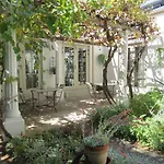Au Pear Boutique Guest House